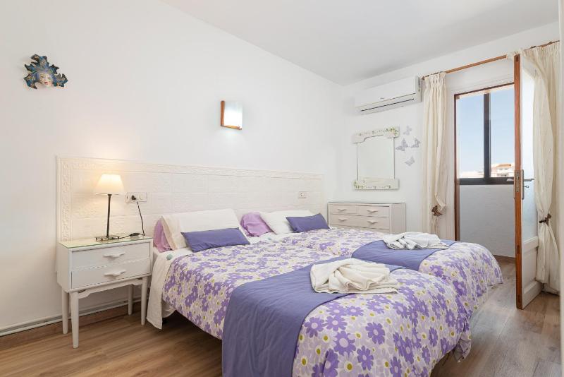 NEW Apartment Sol with Sea Views and Balcony by Bebreeze - image 13