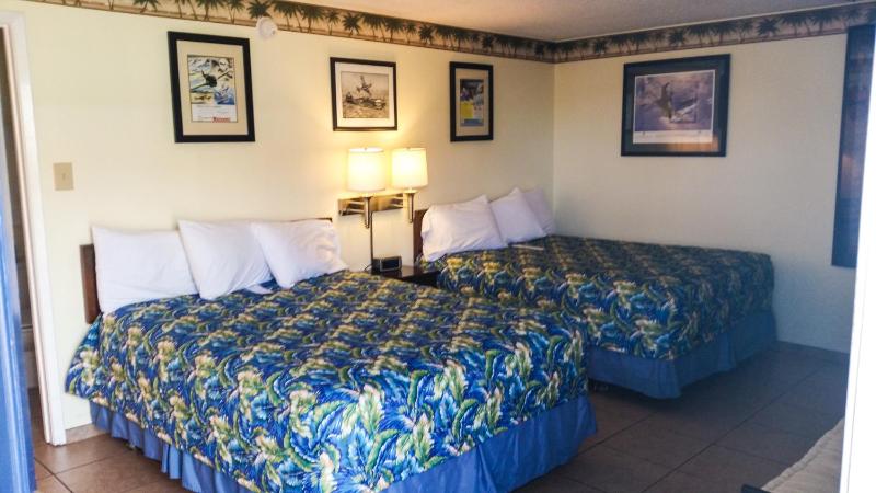Queen Room with Two Queen Beds image 3