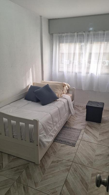 Centric Loc - Sleeps 5 - Balcony - High Speed WiFi - image 2