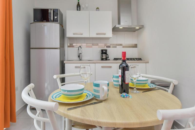 Hotel experience with daily housekeeping and laundry 2-Bedroom - image 24