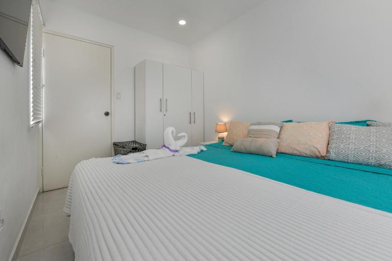 Hotel experience with daily housekeeping and laundry 2-Bedroom - image 20