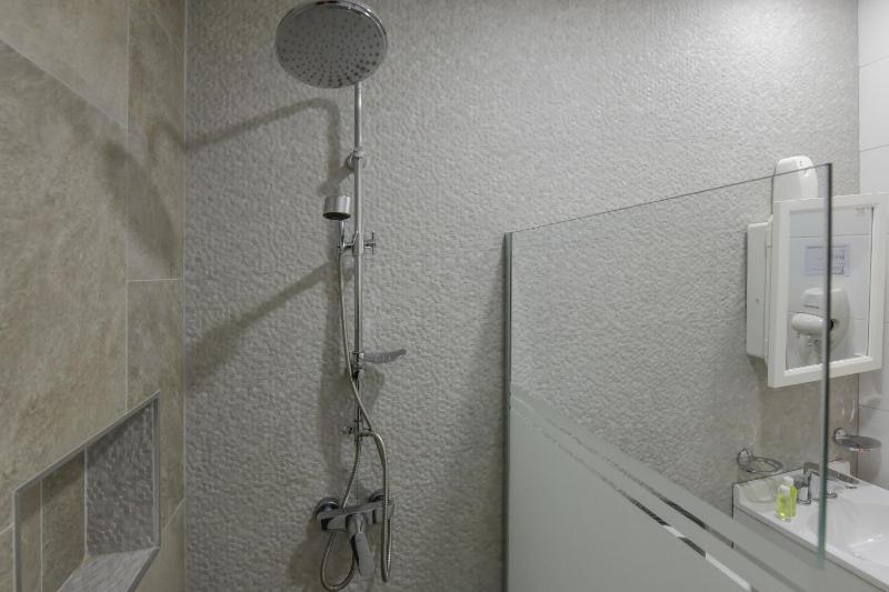 Hotel experience with daily housekeeping and laundry 2-Bedroom - image 4