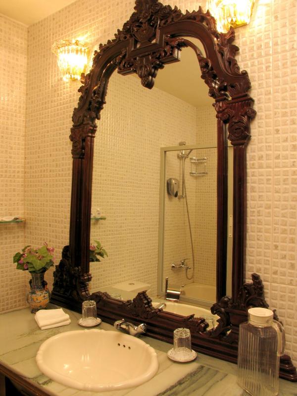 Suite with Free Parking image 4