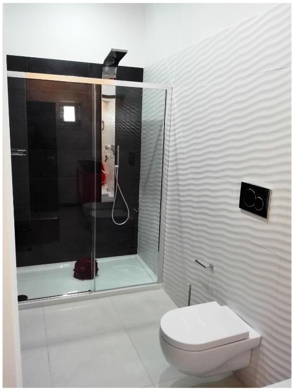 Double Room with Private Bathroom image 4