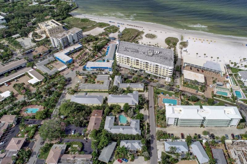 Beach Club Modern Condo C Bldg. - image 3