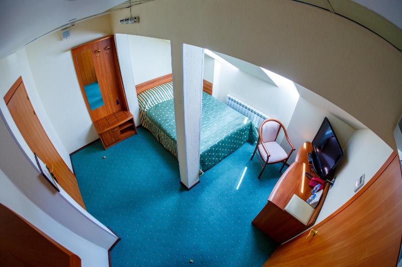 Quadruple Room image 3