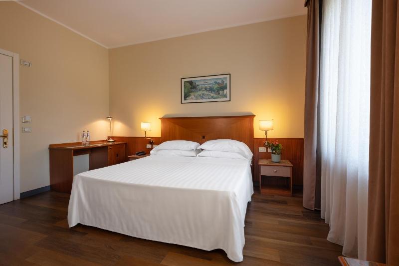 Hotel Toscanini - image 22