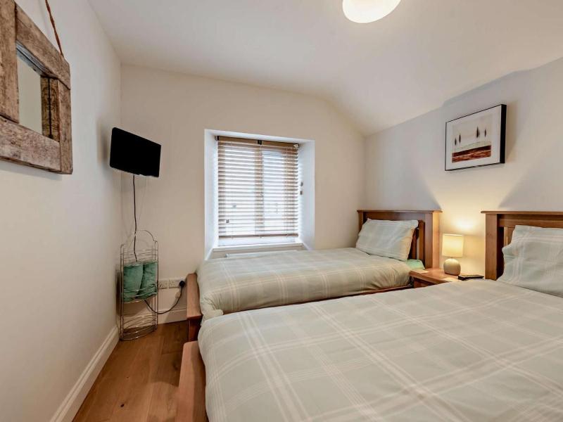 Clareston Cove - a lovely 3 bed cottage with sauna in Tenby town centre - image 16