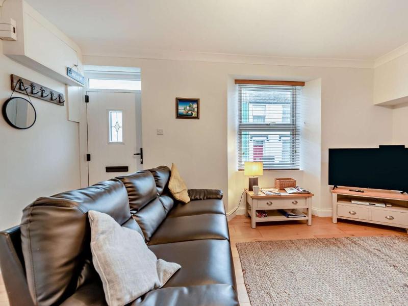 Clareston Cove - a lovely 3 bed cottage with sauna in Tenby town centre - image 18