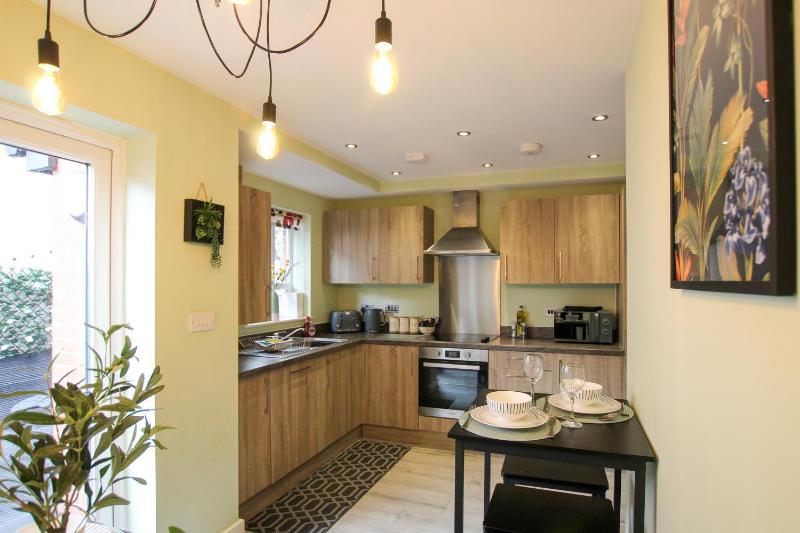 Luxury 3-Bed Chester Townhouse by Rework Accommodation - image 16