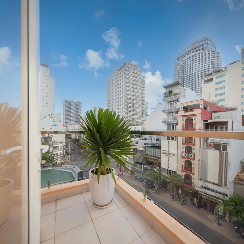 City view Modern Apt Bigbacony 5Br - image 3