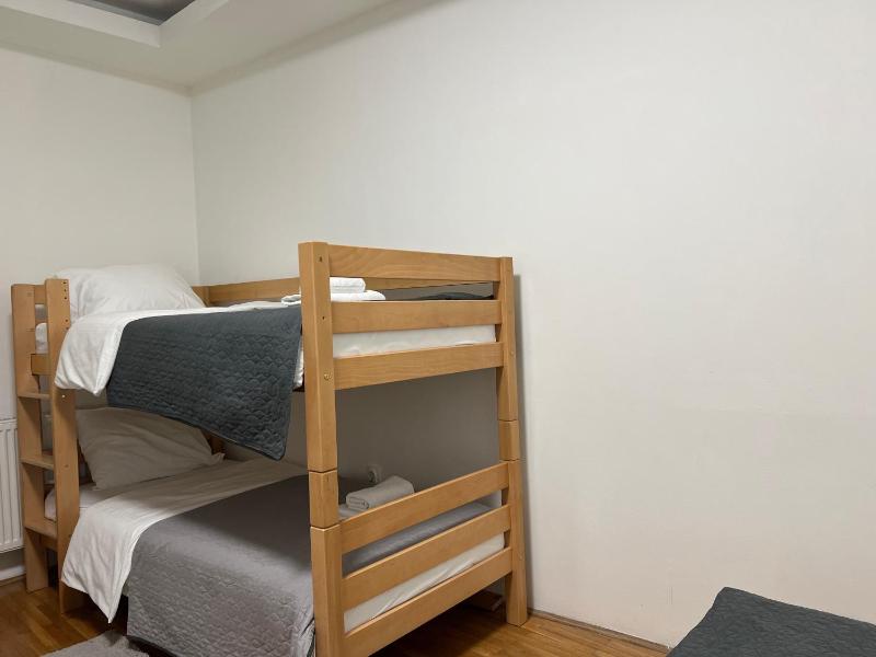 Beautiful One-Bedroom Deluxe Apartment - image 13