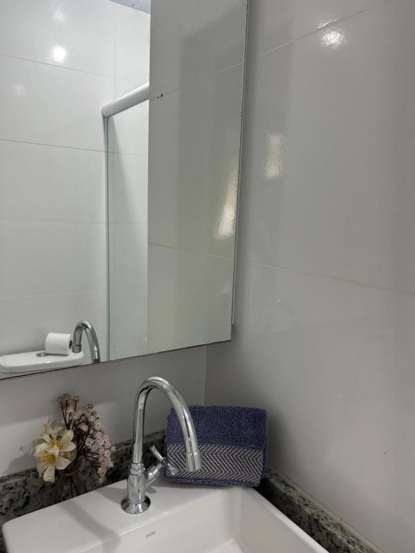 Chalé com lareira & jacuzzi privativa aquecida 300 m da Praia e Roda Gigante - image 8