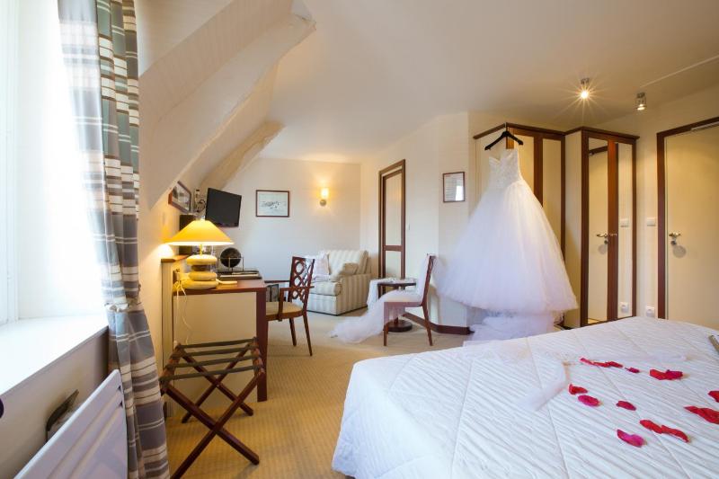 King Room with Garden View image 1