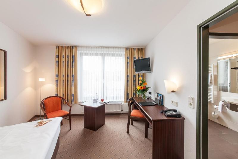 Economy Single Room image 3