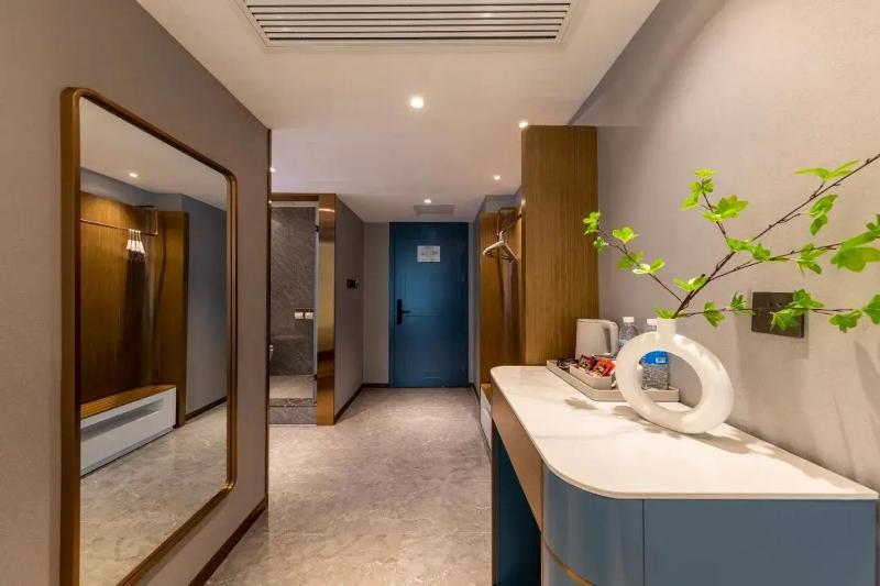 Blue Coast Hotel - image 3
