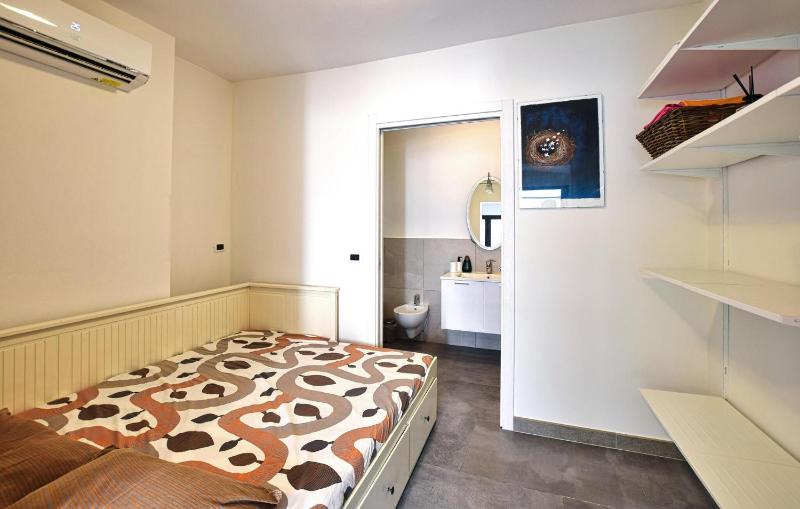 Cozy Apartment In Chioggia With Wifi - image 13