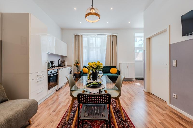 Apartment mit Fitness- und Spielbereich - image 6