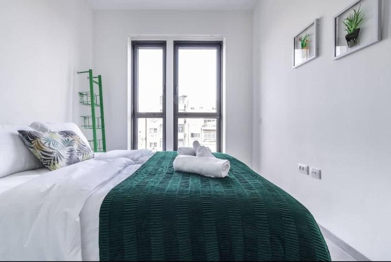 Stylish 2BR Apartment with Parking & Views in Jaffa Street - image 14
