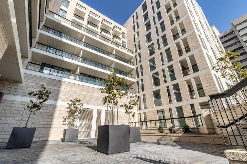 Stylish 2BR Apartment with Parking & Views in Jaffa Street - image 13