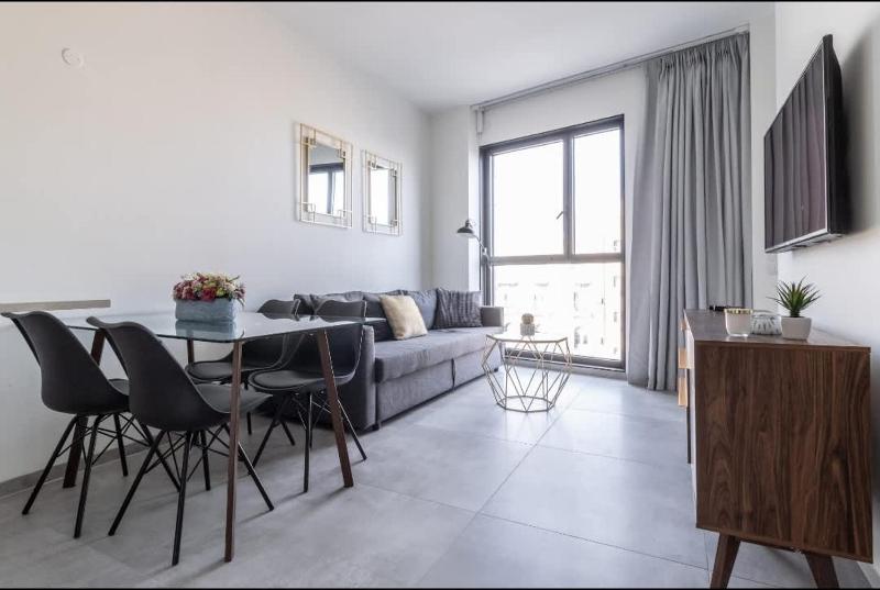 Stylish 2BR Apartment with Parking & Views in Jaffa Street - image 12