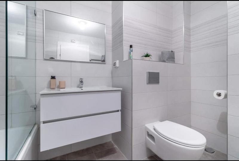 Stylish 2BR Apartment with Parking & Views in Jaffa Street - image 9