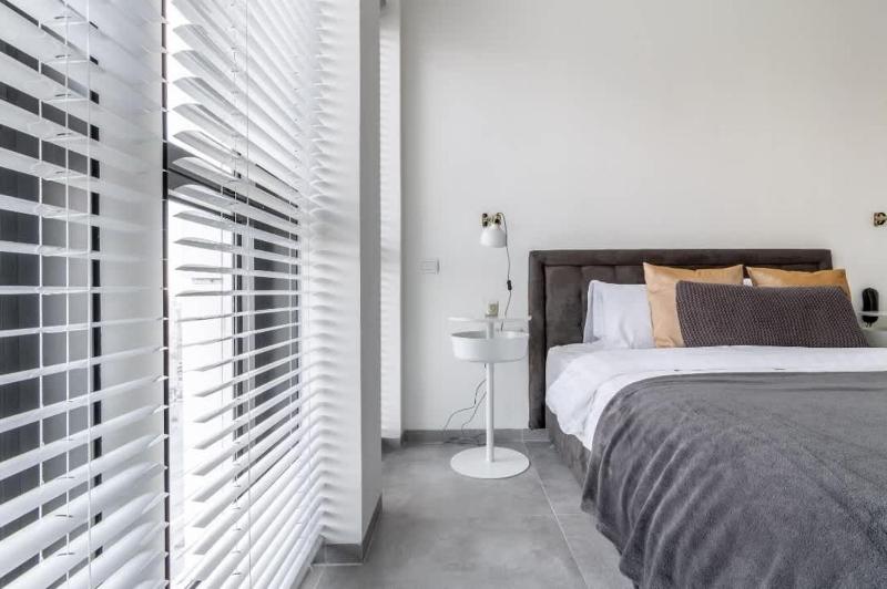 Stylish 2BR Apartment with Parking & Views in Jaffa Street - image 10