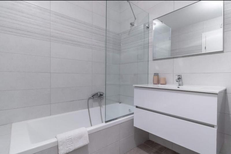 Stylish 2BR Apartment with Parking & Views in Jaffa Street - image 15