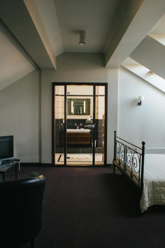 Superior King Room image 2