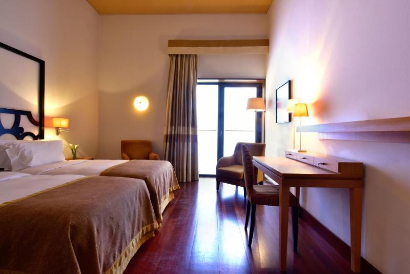 Classic Double or Twin Room image 4