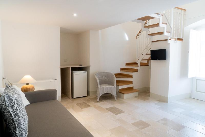 Classic Double Room - Split Level image 4