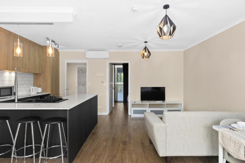 Modern Bright 1-Bedroom Haven SHS 21 - image 7