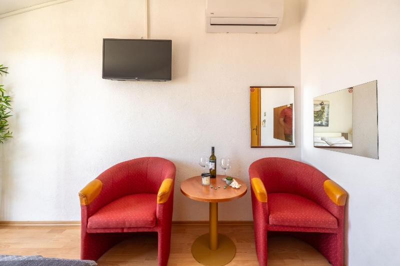 Apartments Julijana - image 37
