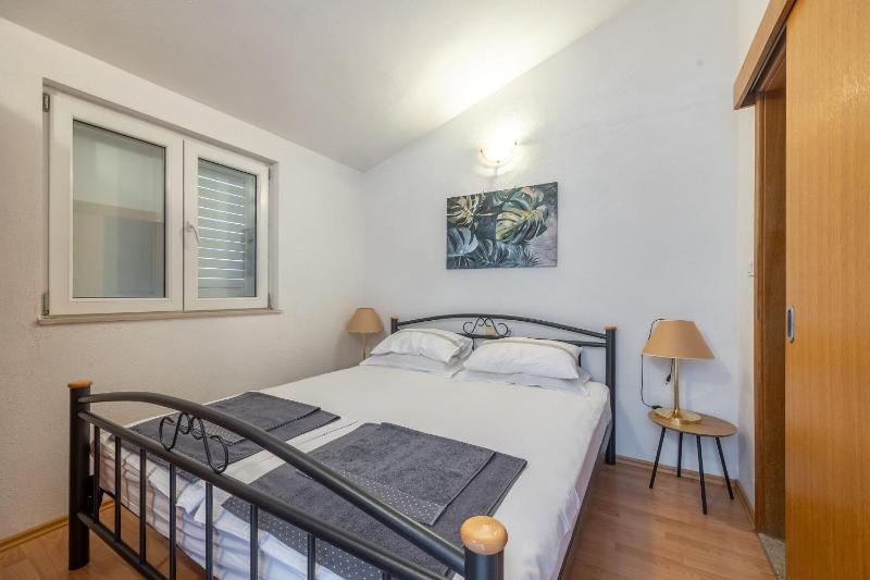 Apartments Julijana - image 30
