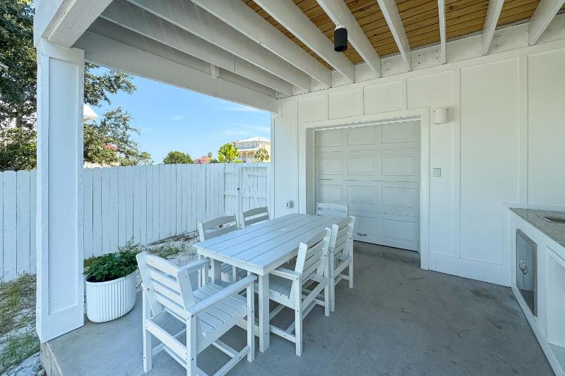 The Avery House - image 7