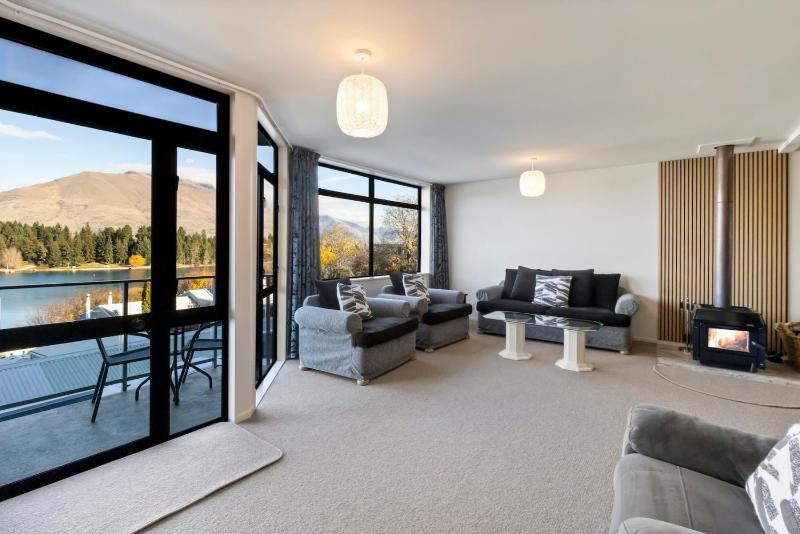 Spinnaker Bay Apartments - image 31