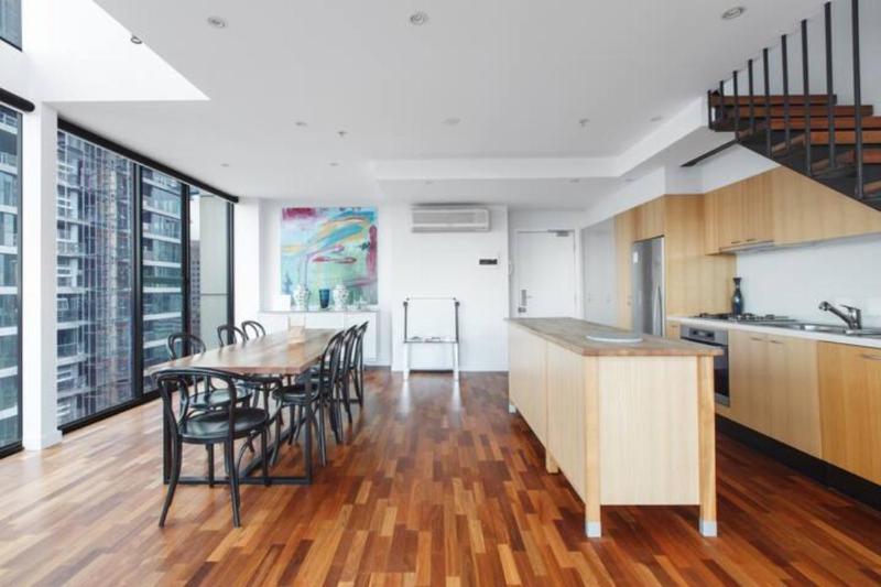 Incredible City Views in Convenient CBD Apartment - image 16