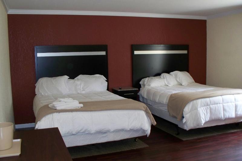 Standard Queen Room with Two Queen Beds image 1
