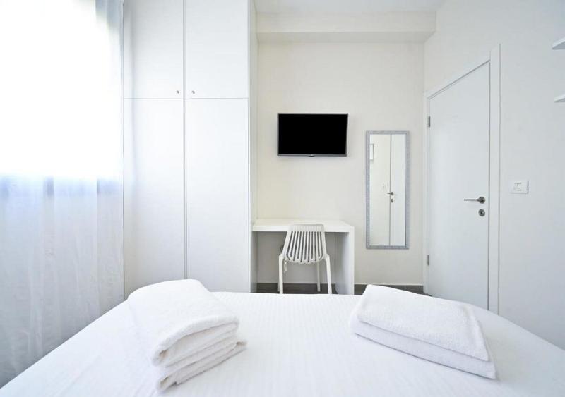 Cozy 2BR with Balcony and Mamad on Dizzengoff by HolyGuest - image 5