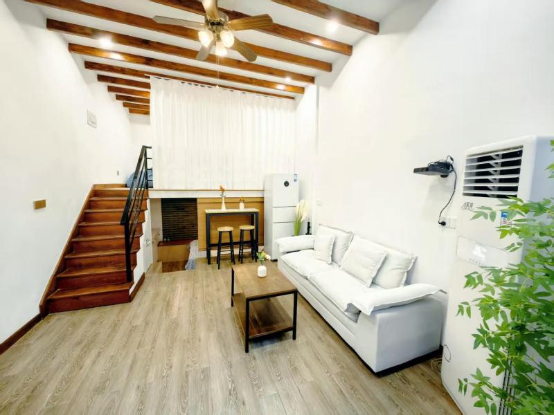 Tonight Homestay West Nanjing Road Shanghai Maoming Building - image 15