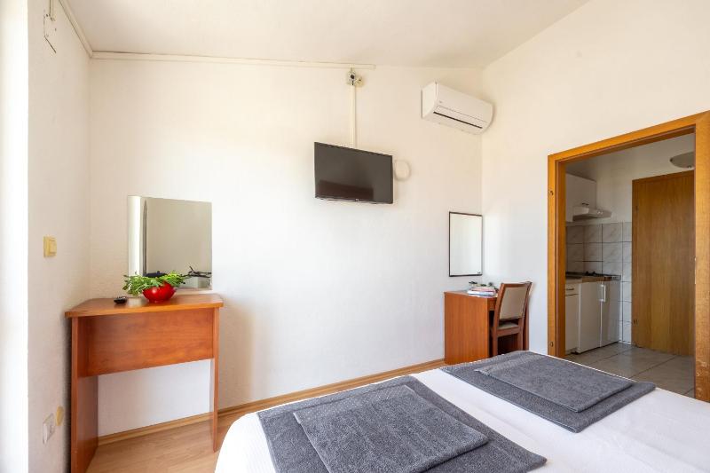 Apartments Julijana - image 13