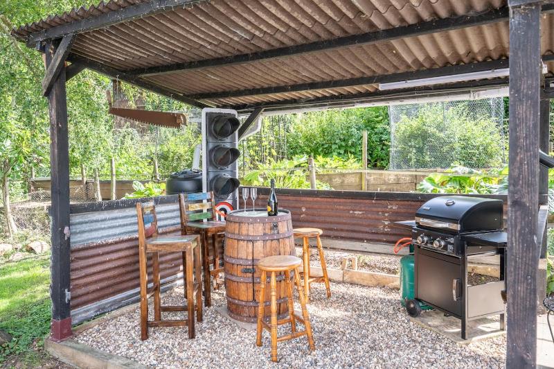 The Cabin Ufford - image 23