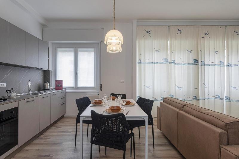 Quinto Modern Flat by Wonderful Italy - image 1