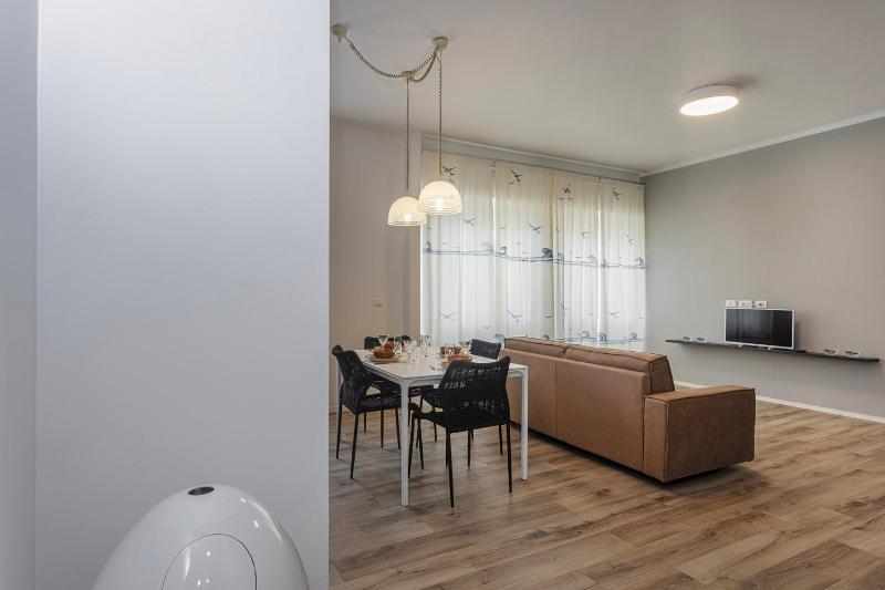 Quinto Modern Flat by Wonderful Italy - image 12