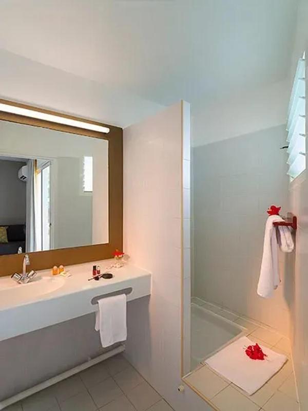 Charmant studio à Saint François 25 m² avec piscine - image 4