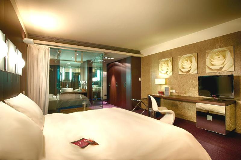 Executive Double Room image 3