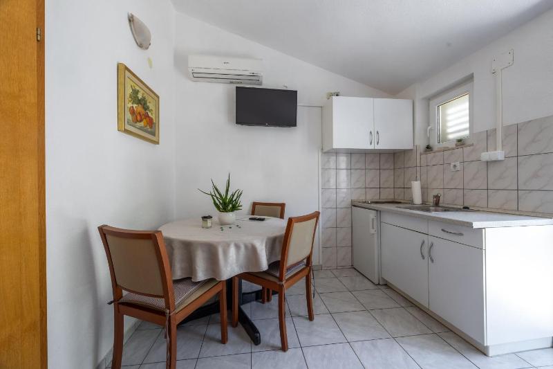 Apartments Julijana - image 17