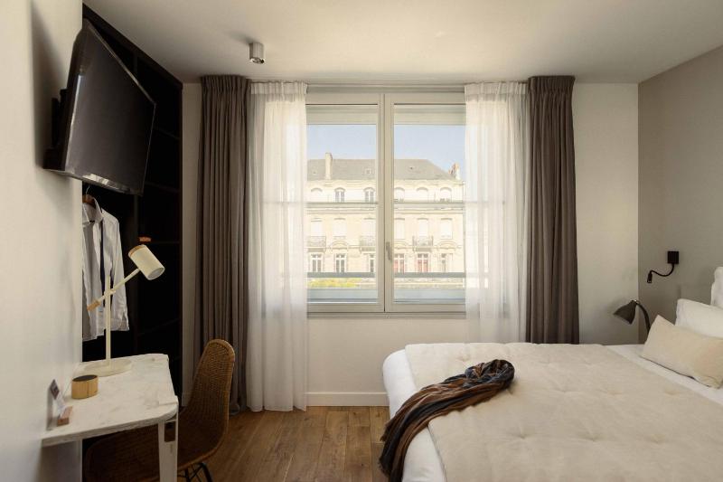 21 Foch - image 43