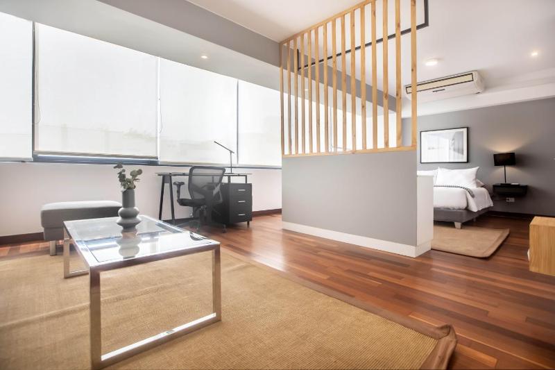 Modern Penthouse & 2BR in Miraflores by Wynwood House - image 9