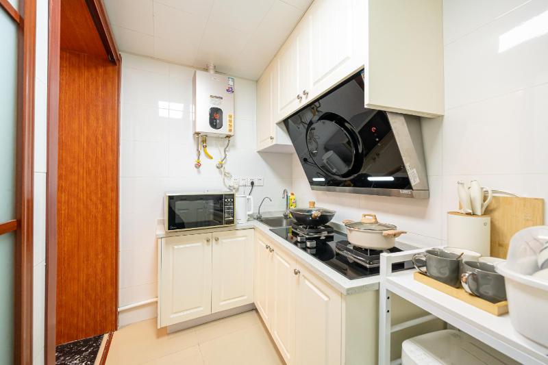 Tonight Homestay West Nanjing Road Shanghai Maoming Building - image 16